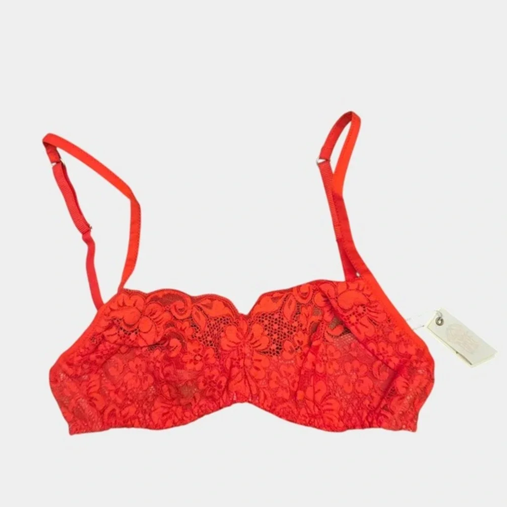 Free People We‎ Are HAH Lace Hook Up Bra Underwire Red B 30-38 Sexy Feminine NWT